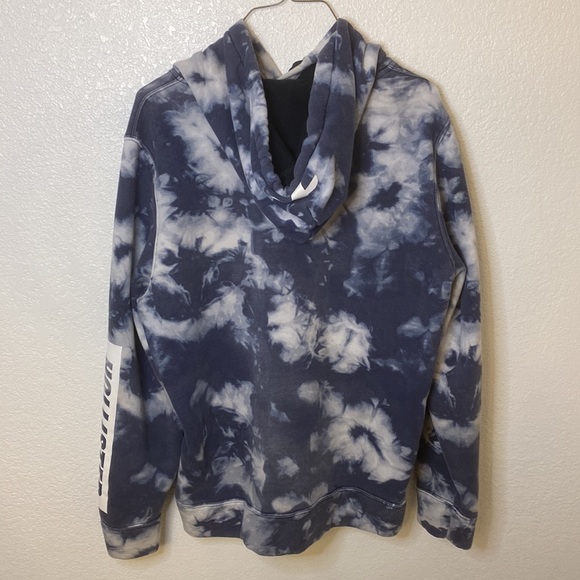 XL Hollister blue white tie die shirt. - Picture 2 of 6